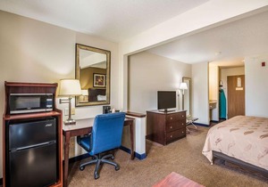 Quality Inn & Suites Eldridge Davenport North