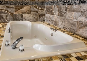 Quality Inn & Suites West Bend