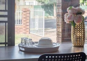 Queen Room - Mins to Station & Olympic Park - Shared Bathroom