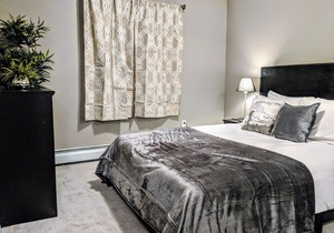 Quiet 2BR2Bath Condo Stony Plain Close to Westview Hospital w/ U/G Parking