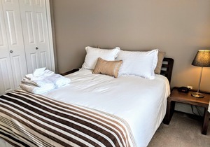 Quiet 2BR2Bath Condo Stony Plain Close to Westview Hospital w/ U/G Parking