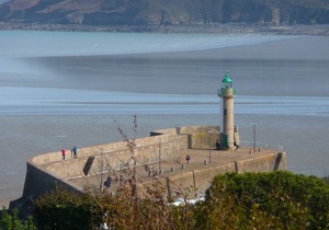 * Quiet and bright 2 steps from the beaches and shops - 2/4 people WiFi