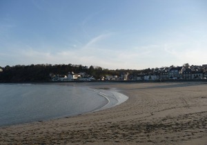 *** Quiet and bright 2 steps from the beaches and shops - 2/4 people WiFi