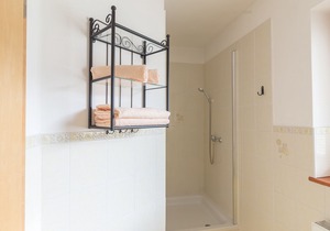 Quiet and Cosy Apartment with Terrace and Garden