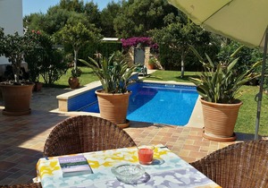 Quiet area, close to beach & amenities with AA/CC and privat pool