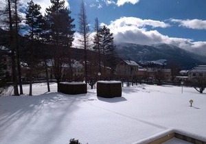 Quiet T2 with terrace in Barcelonnette