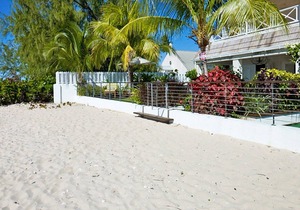 RADWOOD BEACH VILLA BARBADOS - Luxury 3 Bedroom Beach Front Villa with Pool