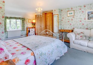 Rainbow Cottage in Litton Cheney