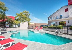 Ramada by Wyndham Albuquerque Airport