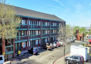 Ramada by Wyndham Albuquerque Airport