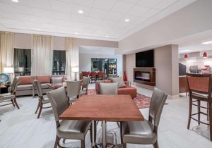 Ramada by Wyndham Minneapolis Golden Valley