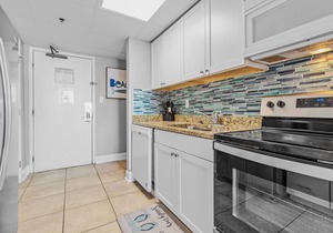 RARE JACUZZI HONEYMOON CONDO/1000SQFT/2BATH/SWING