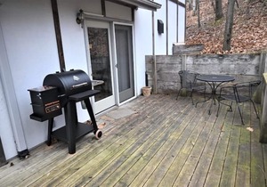 Ready to become a real love bird? Beautiful cabin to wake up hearing song birds