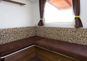 Real little houses full of charm in the middle of Zelena Laguna