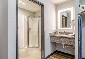 Red Lion Inn & Suites Des Moines