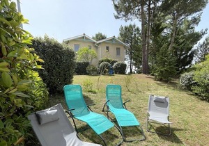 Ref 584 - Pretty duplex house in residence with swimming pool