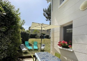 Ref 584 - Pretty duplex house in residence with swimming pool
