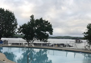 Regatta Bay Walk-in Unit! Sleeps 8, 3BD/3BA. Main channel view MM12. w/dock