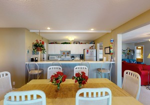 Regatta Bay 404B- Walk-in level condo