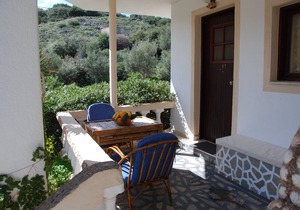 Relaxing studio with veranda 'n garden