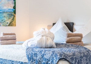 Relaxing vacation with sea views, sauna & fireplace right on the Flensburg Fjord