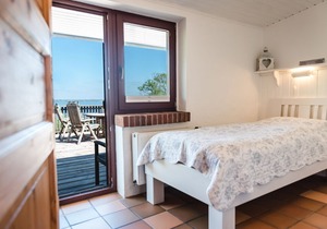Relaxing vacation with sea views, sauna & fireplace right on the Flensburg Fjord