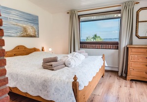 Relaxing vacation with sea views, sauna & fireplace right on the Flensburg Fjord