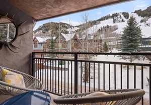 Remodeled Aspen Gem! 1 Block to Aspen Mtn, Balcony with Views, Wood FP, W/D, Parking & Walk to Town