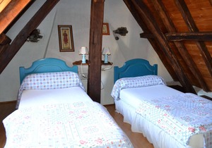 Renovated Farmhouse near 24H Le Mans with Large Yard & Volleyball Court