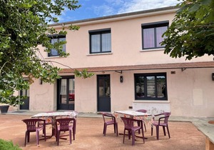 Renovated cottage with garden and modern amenities in Pierrefitte-sur-Loire