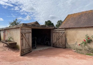 Renovated cottage with garden and modern amenities in Pierrefitte-sur-Loire