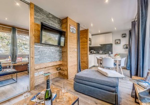 Renovated Studio for 4 at the Foot of the Slopes with Balcony and Premium Amenities