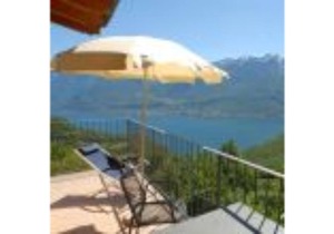 Residence Garden: Two-room apartment with balcony and lake view