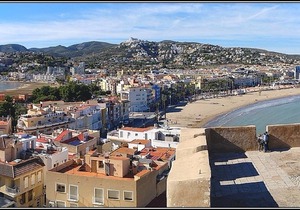 RESIDENCIAL LOS PINOS I "Uncommon apartment in Peñiscola