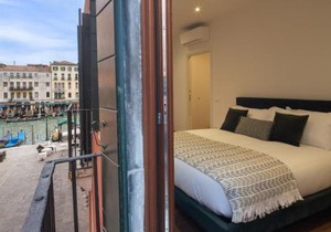 Rialto Deluxe Grand Canal View R&R