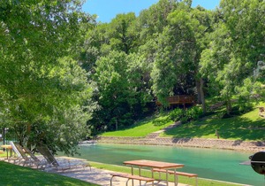 Right on the Comal and across from Schlitterbahn! Pool and river access!