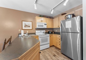 River Run Condo, Mountain Views, Short Walk to Lifts/Shops/Dining