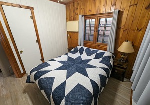 Riverfront 1 bedroom Cabin 4. Dine, Swim, Adventure!!!