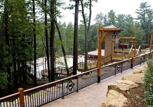 RIVERFRONT.JACUZZI tub!!.FREE Noah's Ark WATER PARK access for SUMMER!!