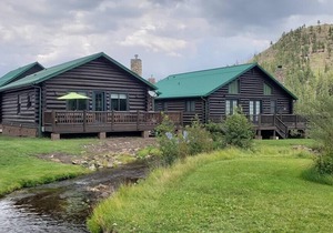 Riverside Lodge #174-Log Cabin in Greer