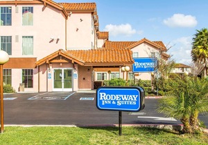 Rodeway Inn & Suites