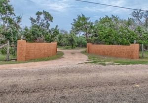 Romantic cabin for 2! Jacuzzi tub, fireplace!