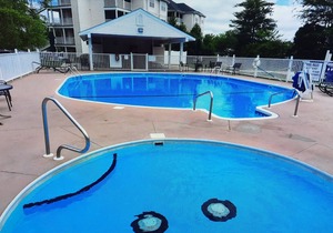 Romantic Getaway Walk-in Suite. Resort Amenities! Remodeled! Excellent Rates!