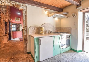 Romantic home in Comano (MS) with sauna
