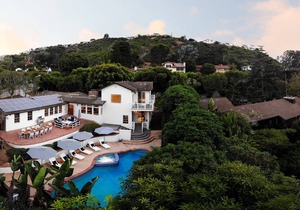 Romero by AvantStay Stunning Villa Close to Beach w/ Pool & Spa