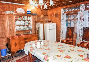 Room in a houseboat on Nigeen Lake, Srinagar, by GuestHouser 24143