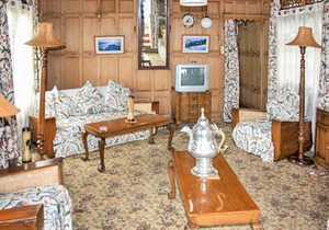 Room in a houseboat on Nigeen Lake, Srinagar, by GuestHouser 24143