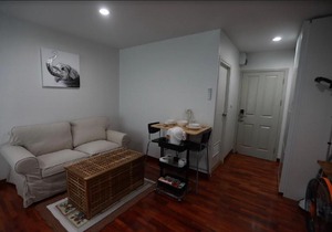 Room in Condo - Private cozy Mrt bangson free Wifinetflixpoolgym