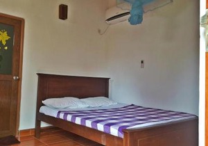 Room in Guest room - 100 step beach White House
