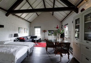 Room to rent with own entrance, living room and bathroom